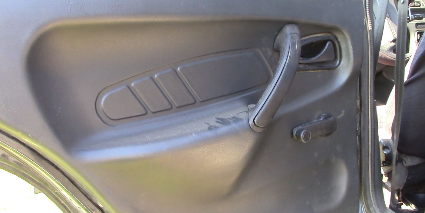 Снятие обшивки двери ВАЗ. Разбор задней двери ВАЗ. смотреть онлайн