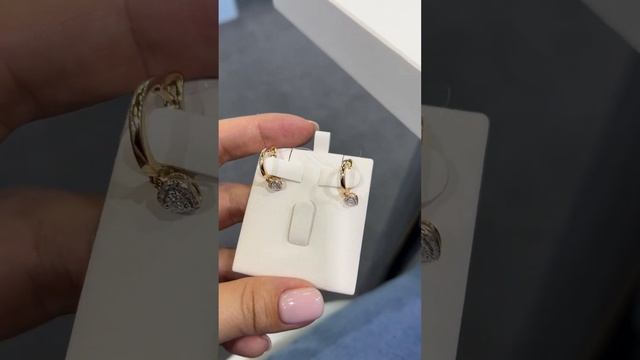 Золотые серьги с подвесками сердечками с бриллиантами смотреть онлайн