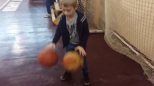 Арсений, воспитанник десткого баскетбольного клуба Junior смотреть онлайн