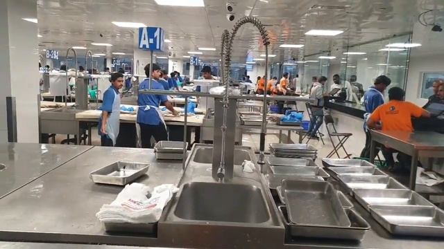 Dubai's Waterfront Market смотреть онлайн