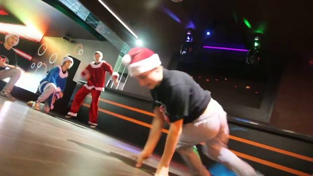 2013.12.26 Выступление кафе Карамель, студия брейк-данса "Sense of life" смотреть онлайн