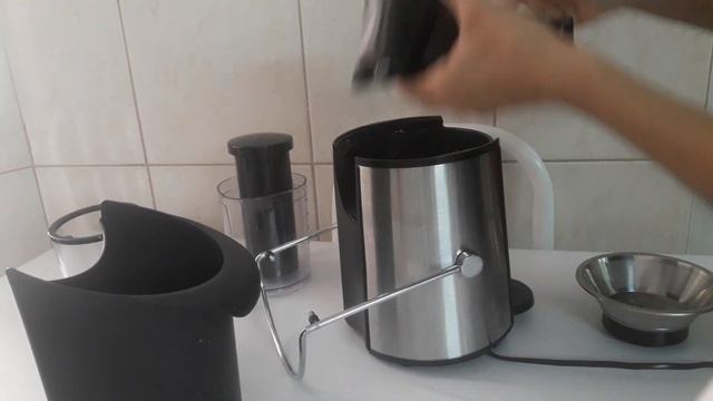 Centrífuga Suco Mondial Premium CF01-como tirar e colocar a peneira смотреть онлайн