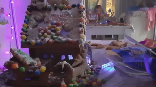 Пряничный домик смотреть онлайн