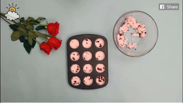 Mix Chopped Up Rose Petals And Baking Soda To Create Lovely Bath Bombs For Mom смотреть онлайн