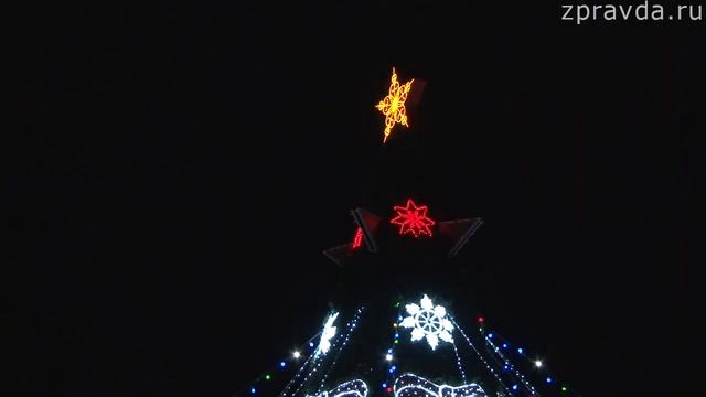 В Зеленодольске на стадионе "Авангард" торжественно открыли главную елку города смотреть онлайн