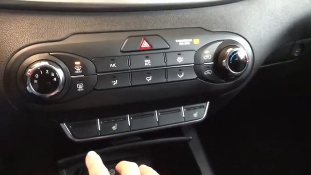 2016 Kia Sorento 2.4L LX | Toyota Northwest Edmonton | 16B4033A смотреть онлайн