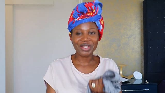 LOUIS VUITTON MONOGRAM CLASSIC SCARF REVIEW смотреть онлайн