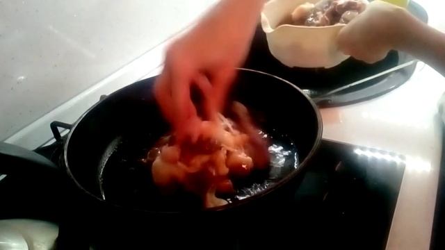 Жареная картошка с потрошками сердце, печень, желудок. смотреть онлайн