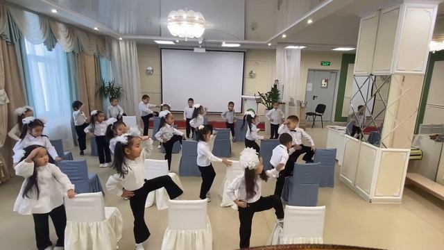 Танец на стульях (Вундерпарк старшая группа) смотреть онлайн