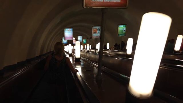 Ladozhskaya metro (Лáдожская метро) смотреть онлайн