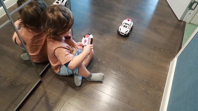 В ГОСТЯХ У СОСЕДЕЙ. ИГРЫ С МАШИНКОЙ, ВКУСНАЯ ПАСТА И ПЕРЕМЕНА В РАЦИОНЕ СОБАКИ. смотреть онлайн