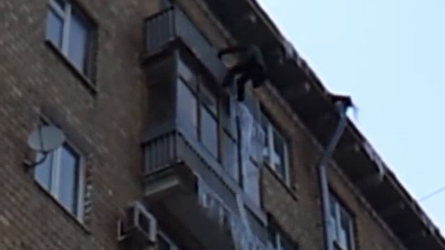 бесстрашная борьба с сосульками по-русски.mp4 смотреть онлайн