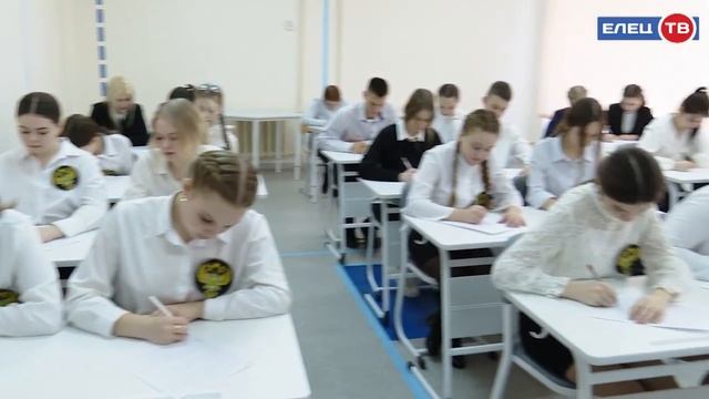 Рисуем и пишем: ученики гимназии № 11 участвуют в конкурсах областного избиркома смотреть онлайн