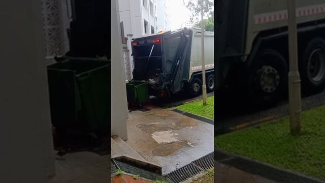 (Birthday surprise but rainy day) Sembcorp Volvo FM 370 смотреть онлайн