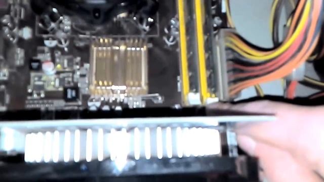 Как вытащить оперативную память в компьютере