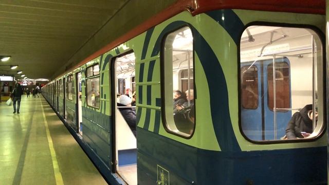 81-717/714.5М и 81-714.5 Перекраска Московский транспорт На станции Волжская смотреть онлайн