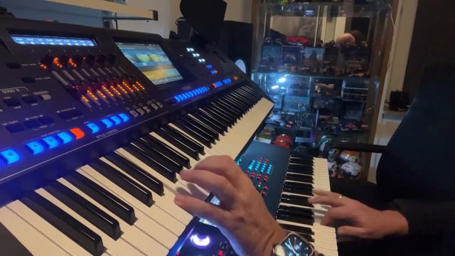 Bill Withers medley on Yamaha Genos and Yamaha montage m7 смотреть онлайн