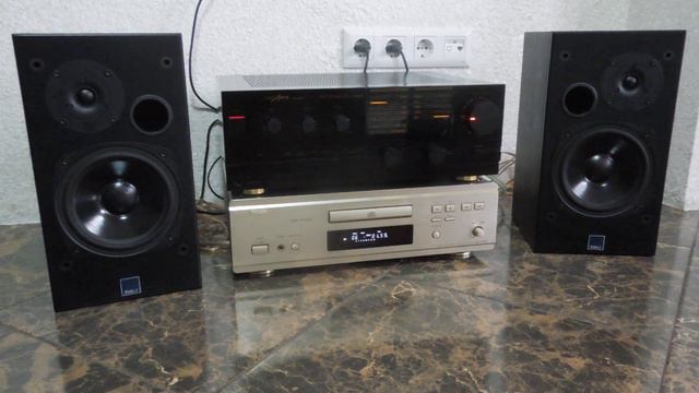 #hifiaudio  DALI Blue 202  Hifi Loudspeaker