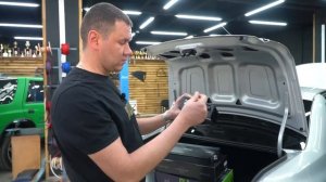 Как поставить аудиосистему своими руками . Прокладка кабелей , установка динамиков / усилителя