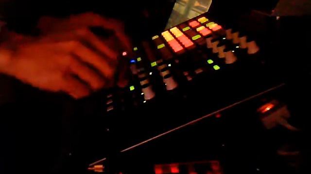 Electro Ten Minimix With APC 40 ( Traktor Pro) смотреть онлайн