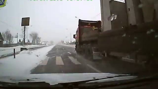 урод на трассе м10 2 смотреть онлайн