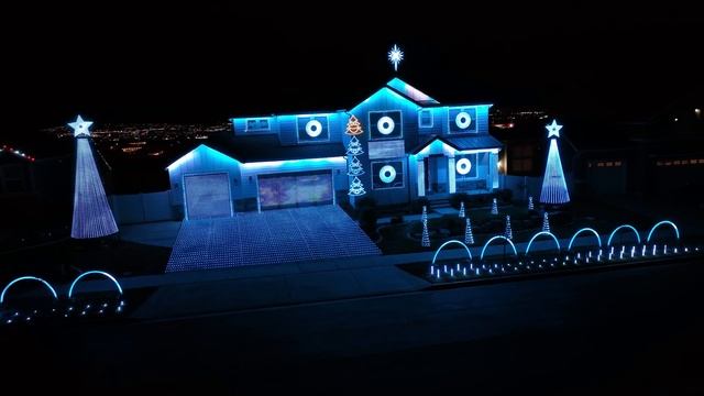 Disney Music Mashup - Epic Synchronized Christmas Light Show - A Very Merry Meridian смотреть онлайн