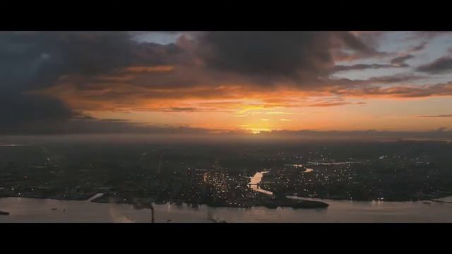 Kong Climbs the Empire State Building смотреть онлайн