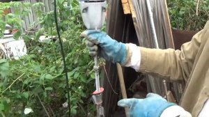 Садовый бур из строительного миксера.