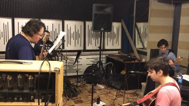 этот пацан не знает как работает микрофон смотреть онлайн