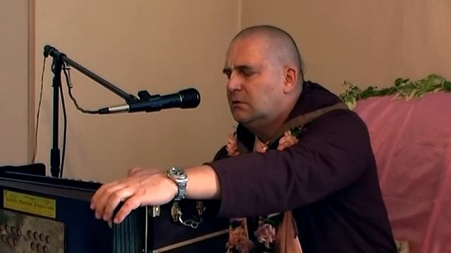 Prabhavishnu Swami - Kirtan. Tyumen 2007.08.12. смотреть онлайн