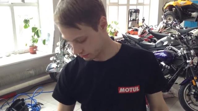 Замена свечей на мотоцикле Yamaha XT1200Z Super Ténéré смотреть онлайн