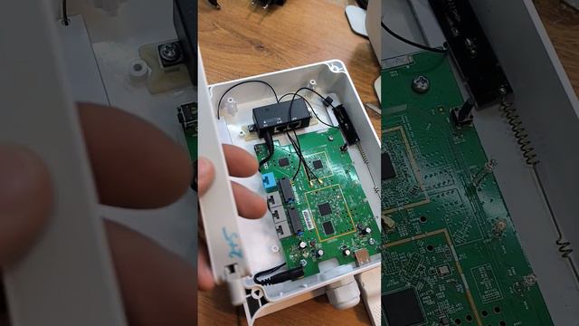 Достаточный уличный двухдиапазонный WiFi роутер из разобранного "в хлам" Keenetic Extra KN-1713. смотреть онлайн