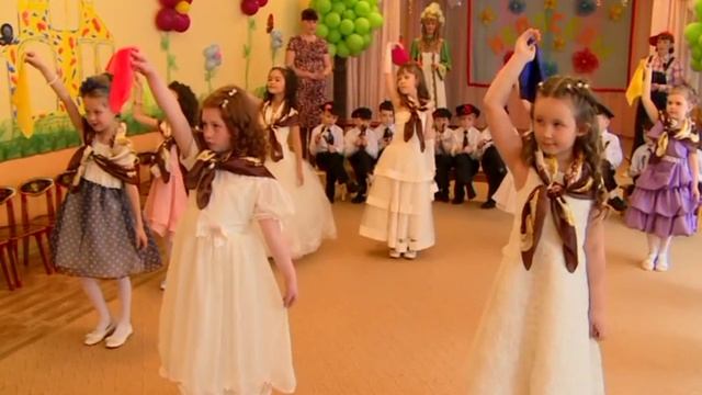 Детский танец "Калинка" в подготовительной группе детского сада смотреть онлайн