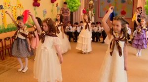 Детский танец «Калинка» в подготовительной группе детского сада