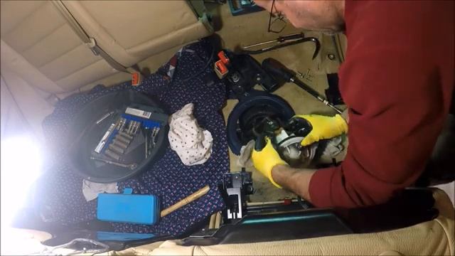 Touareg Fuel Filter Replacement    2005 Volkswagen Touareg V8 Sport Utility 4-Door 4.2L