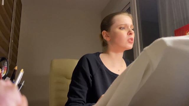 Даю вторую жизнь худи. Первый раз кастомлю вещь акриловыми красками смотреть онлайн