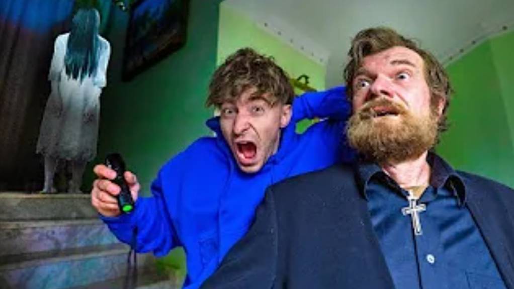 ПРАНК НАД ЭКСТРАСЕНСОМ ОБМАНЩИКОМ! смотреть онлайн