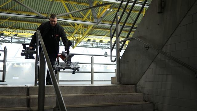 Akku Kapp-Zugsäge mit Universal-Untergestell смотреть онлайн