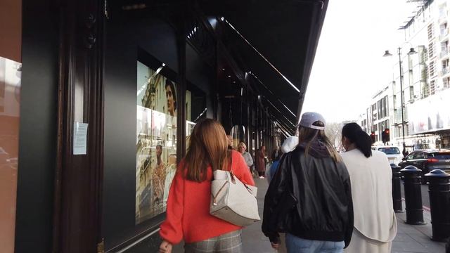 London walk: Knightsbridge, Harrods, Harrods Cafe, Egyptian escalator + £39.5K sculpture Narrated смотреть онлайн