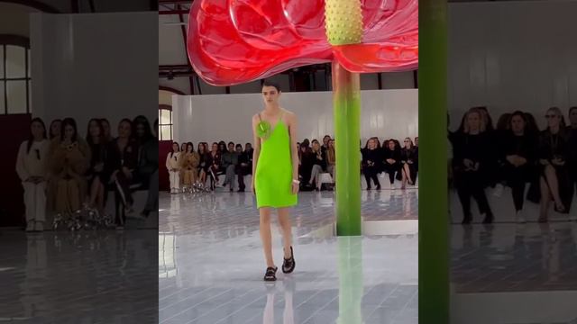 LOEWE Spring Summer'23 RTW❤️ Anthurium inspired collection смотреть онлайн