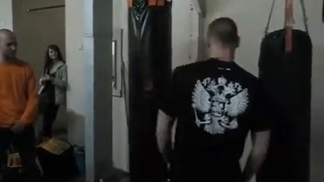 Миша Маваши в зале Федерации тайского бокса Чувашии смотреть онлайн