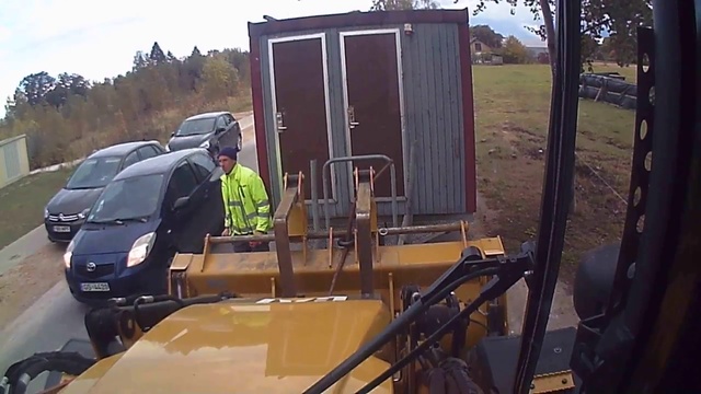 перемещаем бытовку