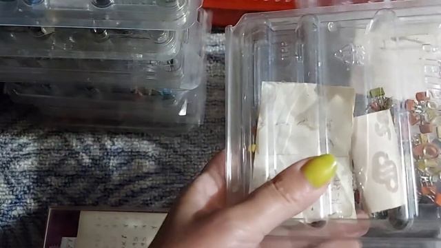 РАДИОДЕТАЛИ ВРЕМЕН СССР. РАЗБИРАЮ микросхемы, платы, конденсаторы, контакты, транзисторы, теристоры смотреть онлайн