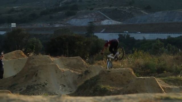 Amir Kabbani - Mongoose Fireball Bike Check смотреть онлайн
