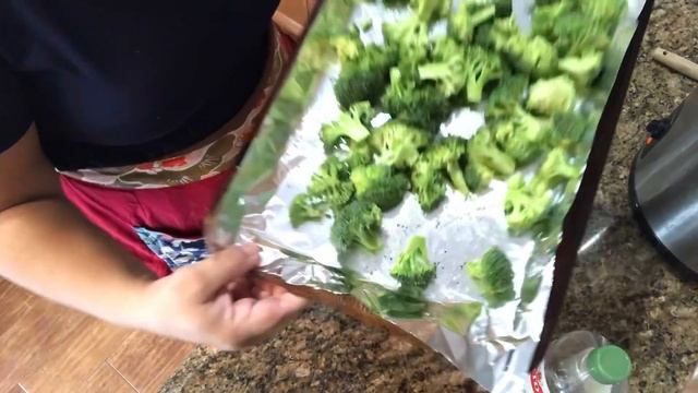 Sweet Hawaiian Crockpot Chicken | Lemon Roasted Broccoli | *How Ines Rolls* смотреть онлайн