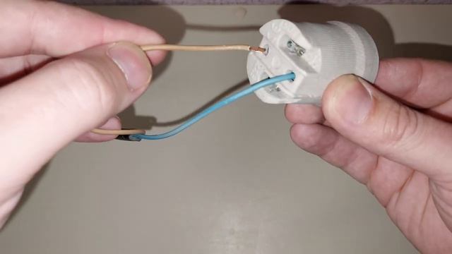 Как подключить керамический патрон, специальным способом_! Секрет электрика!.mp4