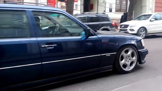 Mercedes-Benz W124 Brabus смотреть онлайн