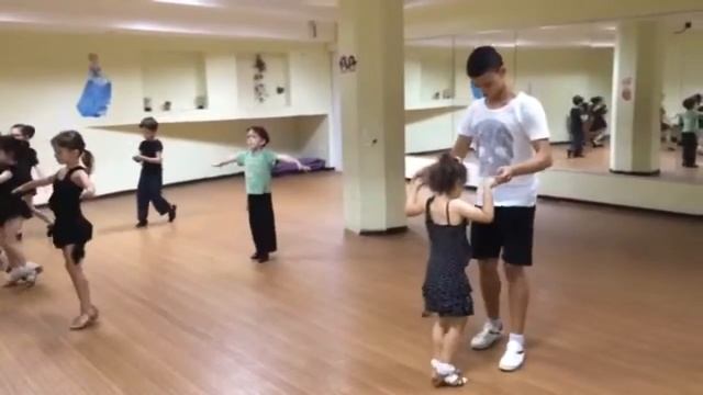 Артем и Каришка! Сестра и брат... смотреть онлайн