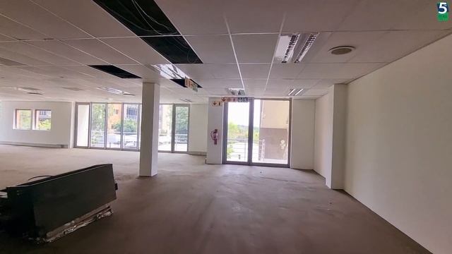 Commercial office to let: Ballyoaks Office Park, Silky House, 35 Balyclare Drive, Bryanston | 1st F смотреть онлайн