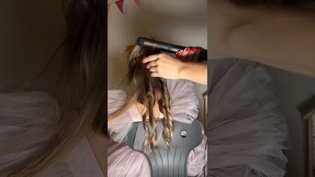 Мастер-класс детской прически на длинные волосы с локонами для девочки на утренник в детский сад смотреть онлайн